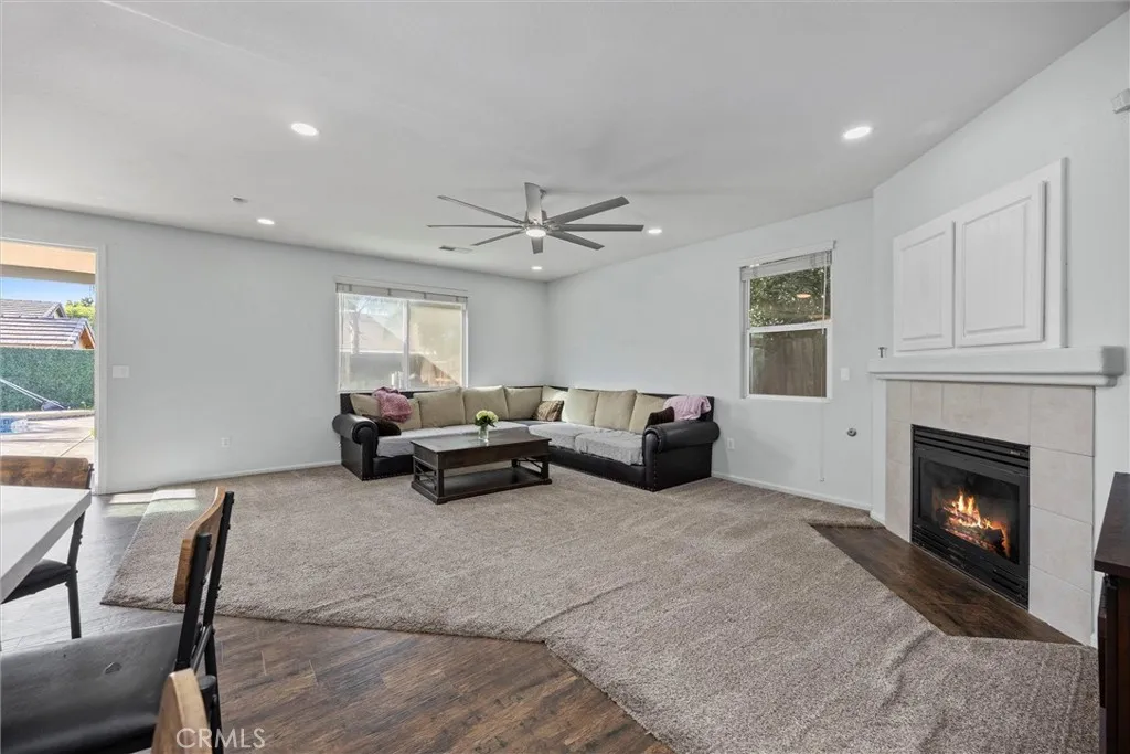 Bakersfield, California 93312, United States, 4 Bedrooms Bedrooms, ,2 BathroomsBathrooms,Residential,Active,221066