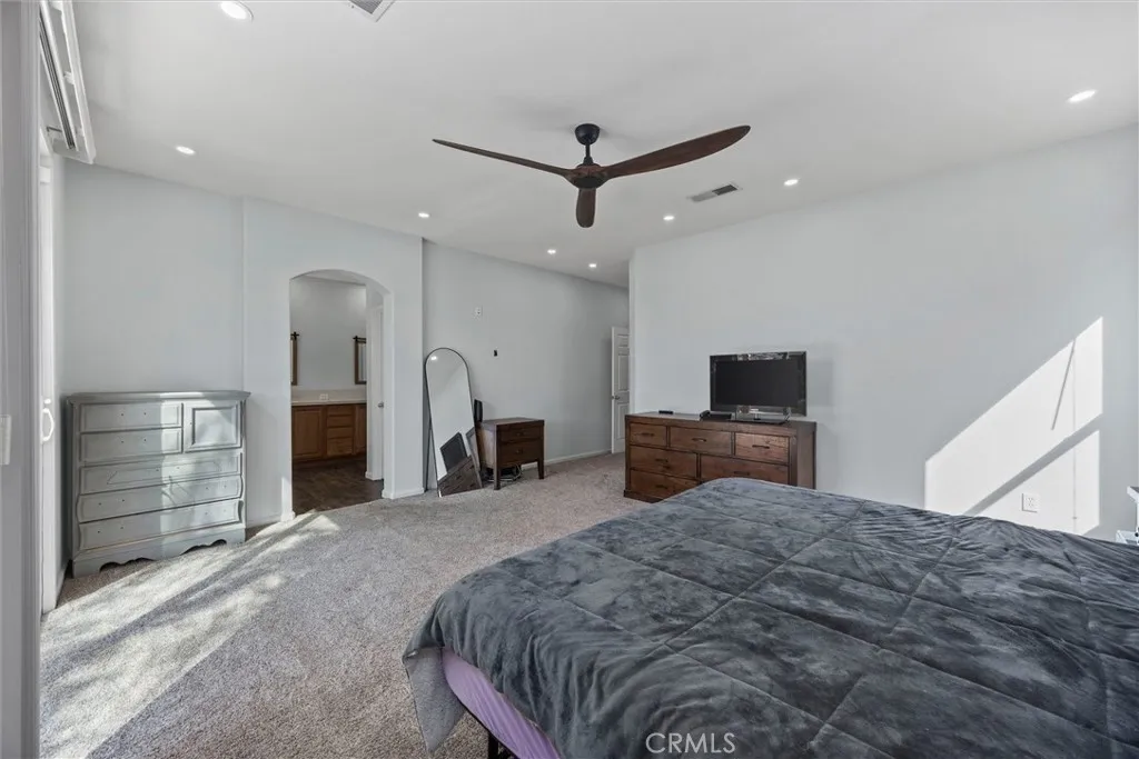 Bakersfield, California 93312, United States, 4 Bedrooms Bedrooms, ,2 BathroomsBathrooms,Residential,Active,221066