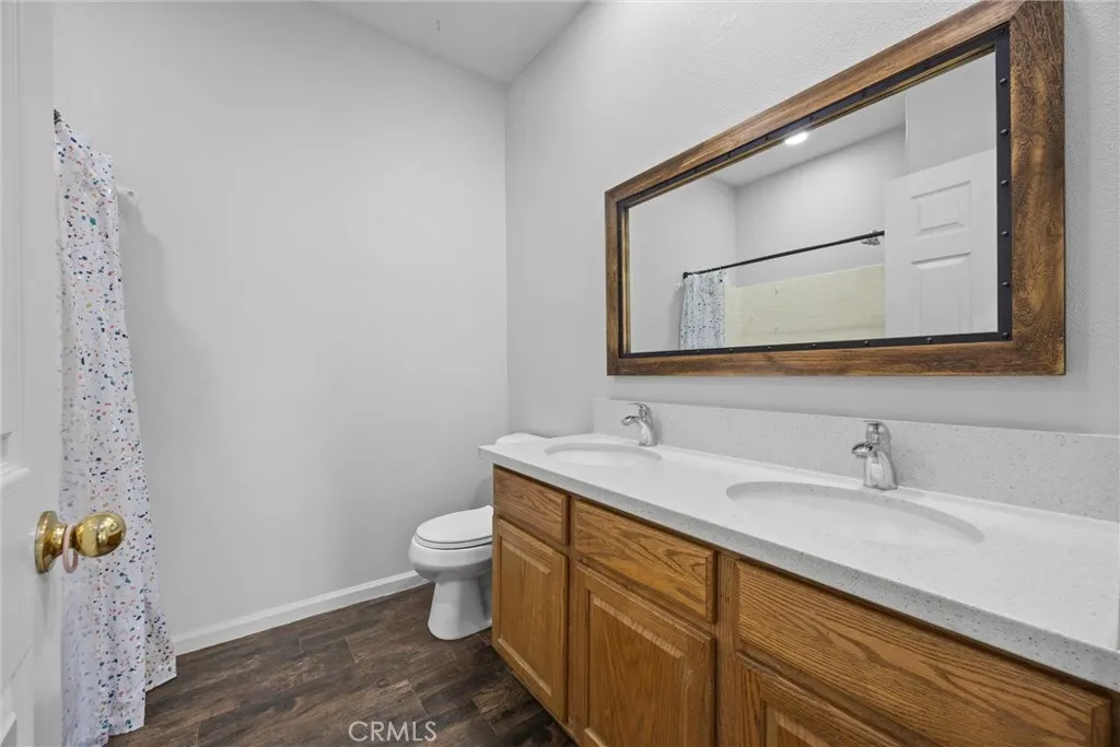 Bakersfield, California 93312, United States, 4 Bedrooms Bedrooms, ,2 BathroomsBathrooms,Residential,Active,221066