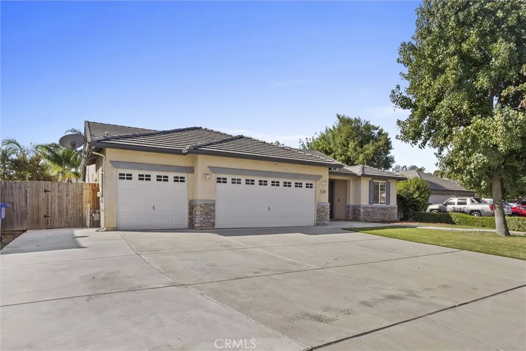 Bakersfield, California 93312, United States, 4 Bedrooms Bedrooms, ,2 BathroomsBathrooms,Residential,Active,221066