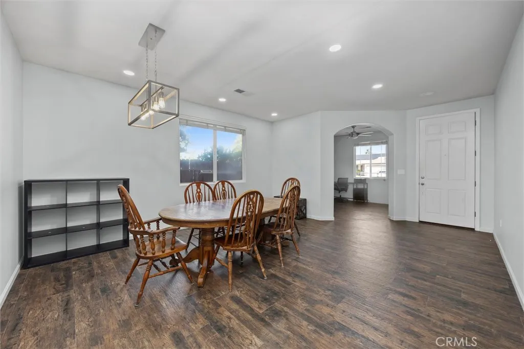 Bakersfield, California 93312, United States, 4 Bedrooms Bedrooms, ,2 BathroomsBathrooms,Residential,Active,221066