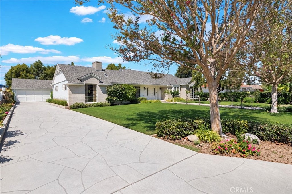 880 S Woodbury Drive