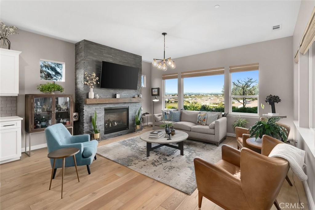 1535 Eucalyptus Road