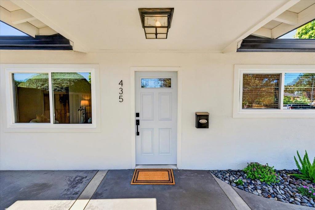435 Hodges Avenue
