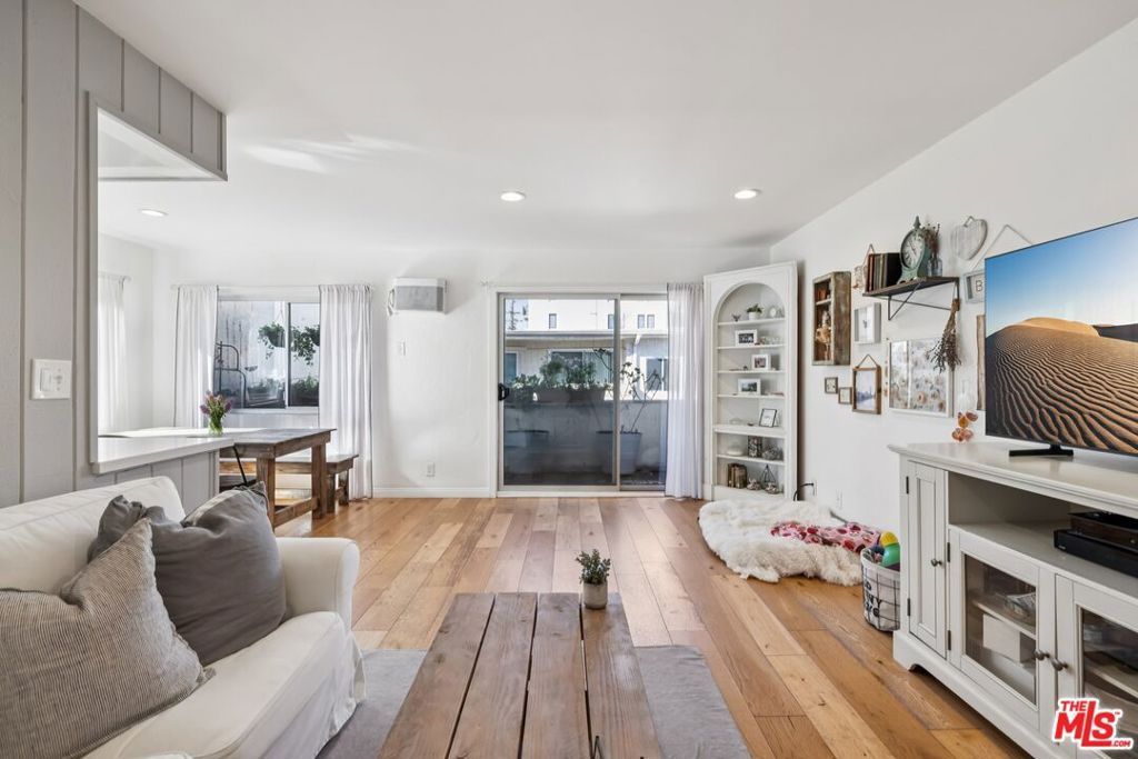 Photo of 1831 Prosser Avenue #304, Los Angeles, CA 90025 (MLS # 26642557)