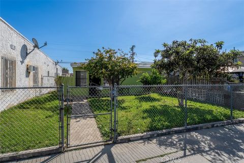 Photo of 10208 S San Pedro Street, Los Angeles, CA 90003 (MLS # DW26051301)