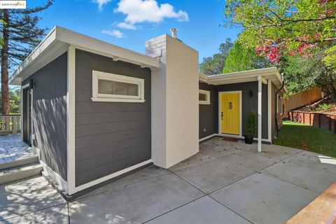 Photo of 2 Hillcrest Ct Ct, San Anselmo, CA 94960 (MLS # 41115790) Photo of 2 Hillcrest Ct Ct, San Anselmo, CA 94960 (MLS # 41115790)
