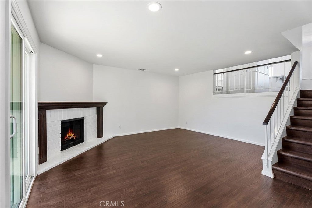 428 W 1st Street