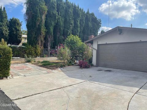 Photo of 240 Houston Drive, Thousand Oaks, CA 91360 (MLS # 223004313)