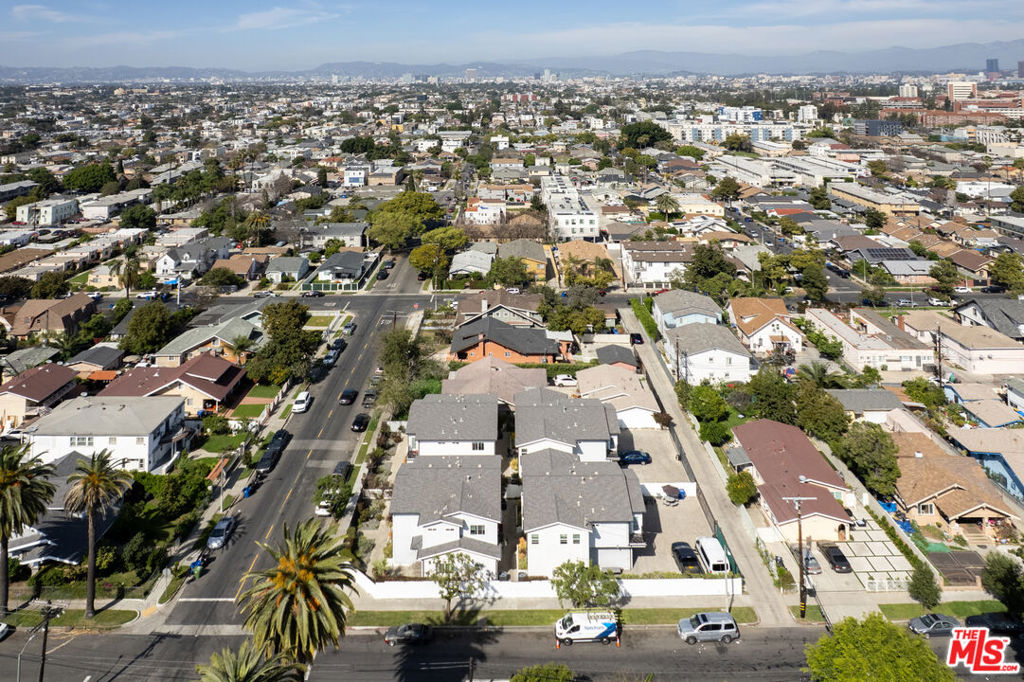 3944 S Budlong Avenue