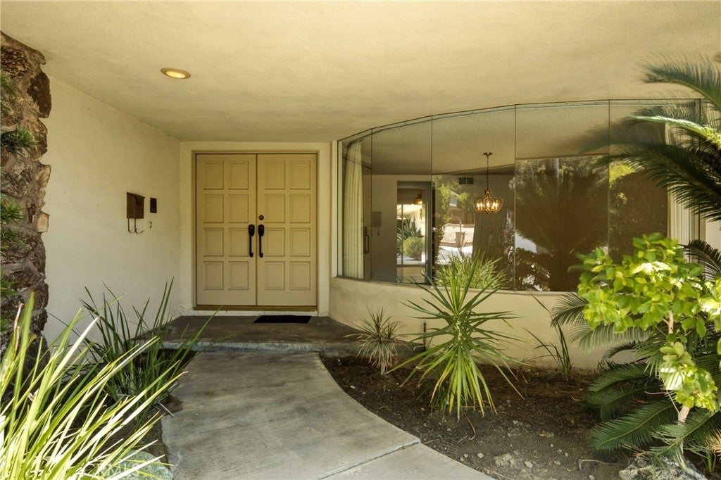 1716 Greenbriar Road