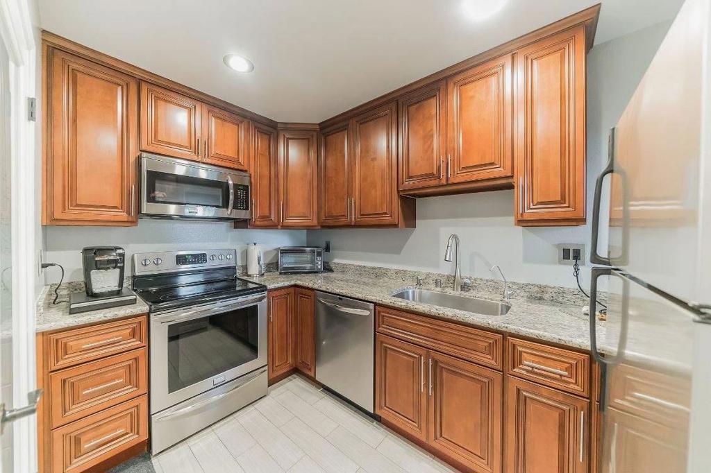 1055 N Capitol Avenue 169