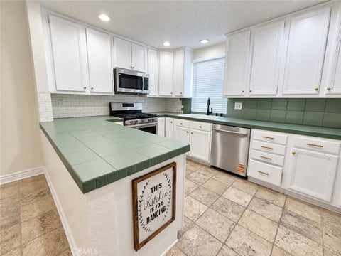 Photo of 2607 Nelson AVE #F, Redondo Beach, CA 90278 (MLS # SB26212444)