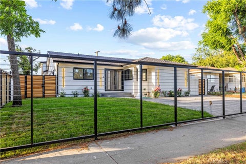 Photo of 16243 Chatsworth Street, Granada Hills, CA 91344 (MLS # SR26228353)