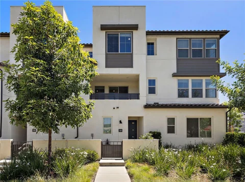 MLS: OC26147885