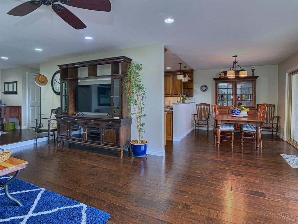 6923 Caminito Entrada