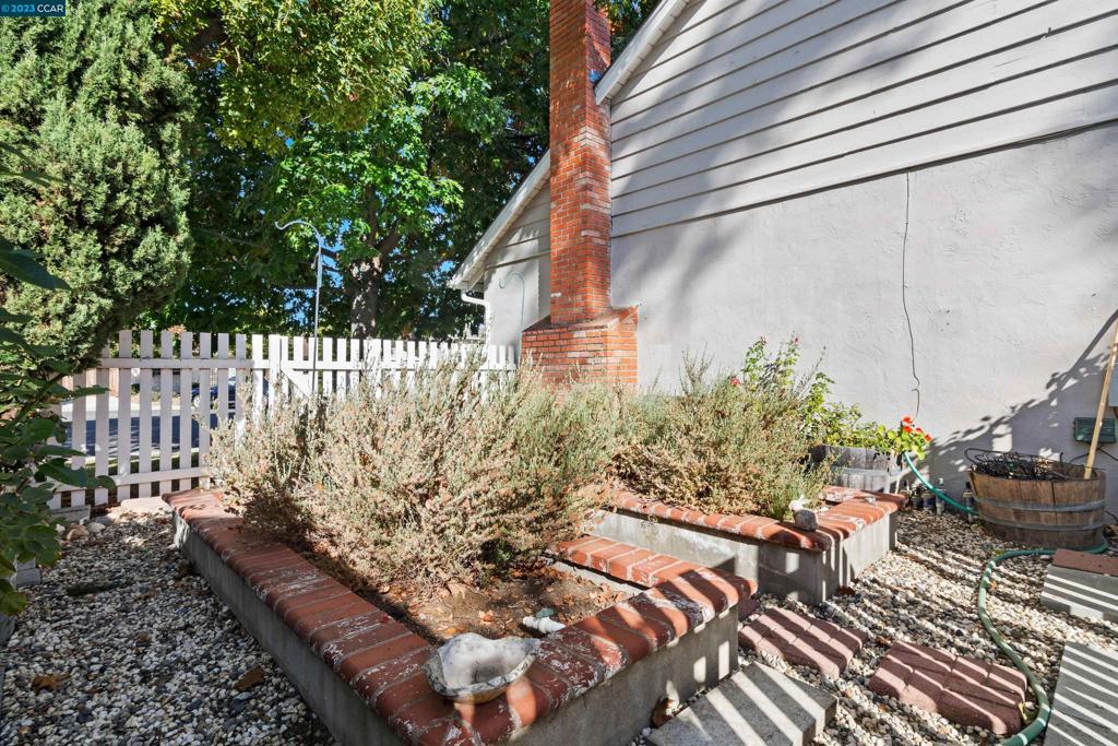 BISHOP ESTATES - Residential