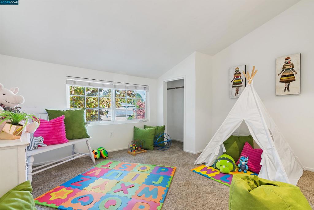 BISHOP ESTATES - Residential