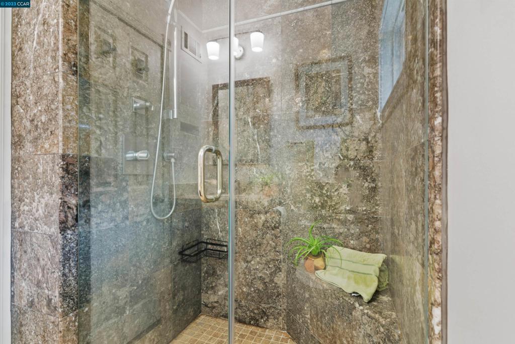 BISHOP ESTATES - Residential