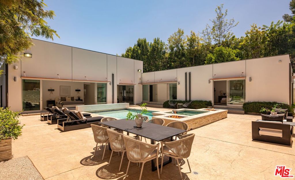 9229 Robin Drive