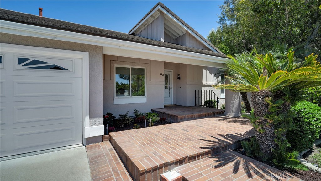 32 Deerwood E