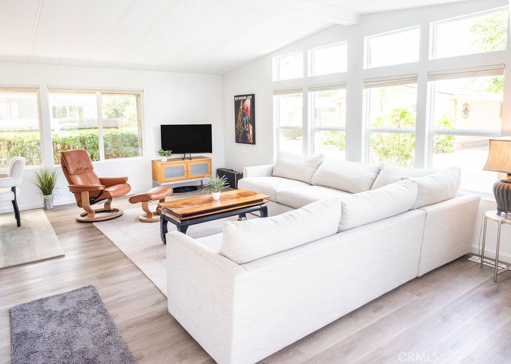 519 W Taylor Street 12