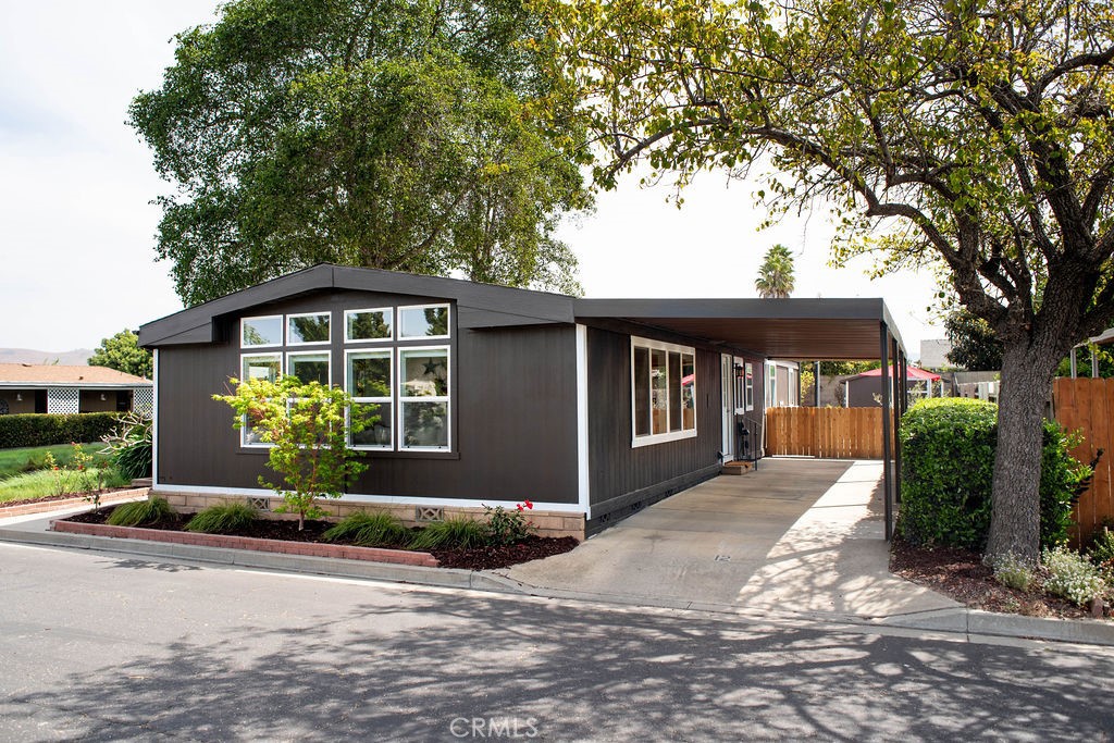 519 W Taylor Street 12