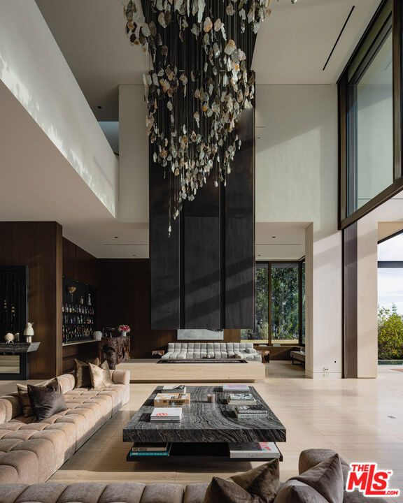 1305 Collingwood Place