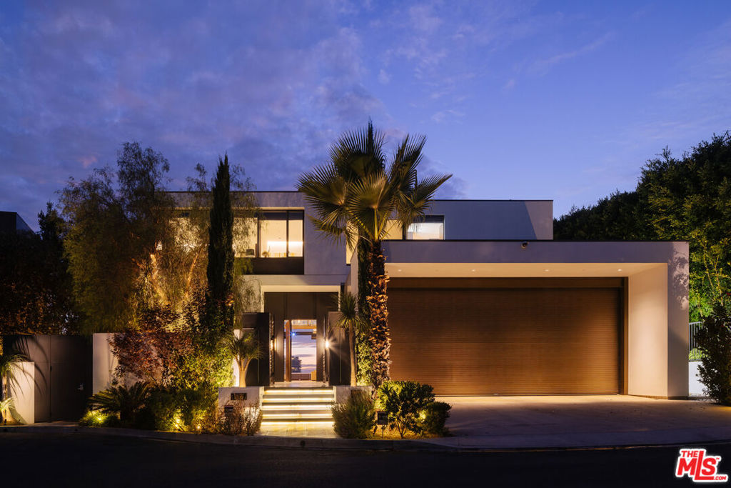1305 Collingwood Place