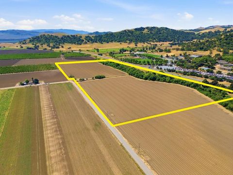 Photo of Gilroy, CA 95020 (MLS # ML82048859)