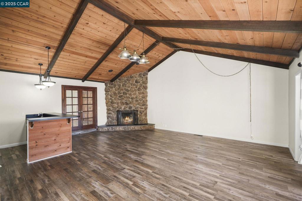 LAWRENCE ESTATES - Residential