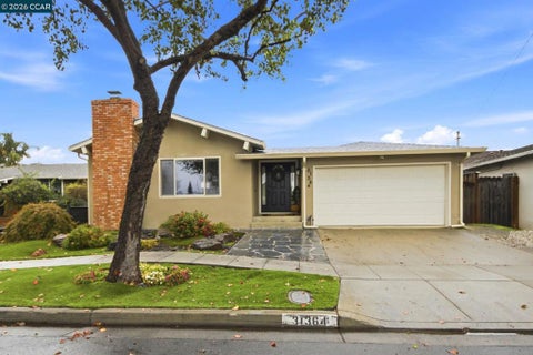Photo of 31364 Meadowbrook Ave AVE, Hayward, CA 94544 (MLS # 41152126)