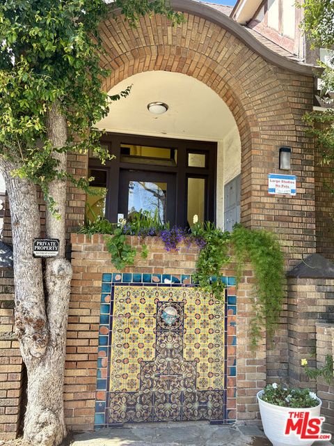 Photo of 1817 Ivar Avenue #102, Los Angeles, CA 90028 (MLS # 26667547)