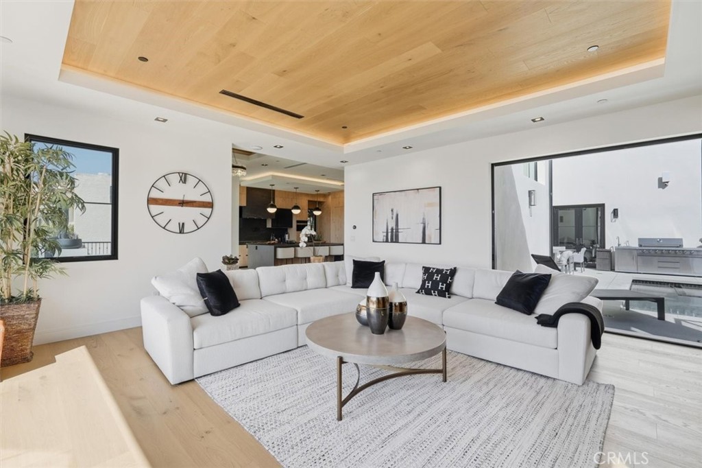 2532 Via Sanchez