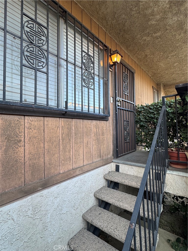 Step into comfort and convenience with this stylish 3-bedroom, 2.5-bath condo in the heart of Monterey Park. Designed with an open and inviting floor plan, this home features warm wood floors throughout, a newly remodeled kitchen, and two private balconies perfect for morning coffee or evening sunsets. Enjoy the best: a peaceful community setting with effortless access to dining, shopping, and major freeways. Whether you’re hosting friends, WFH, or relaxing after a long day, this condo offers the perfect balance of comfort and lifestyle.
Discover a place where modern living meets everyday convenience, Schedule your private tour today.