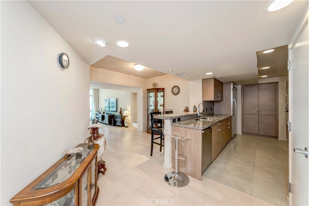 13650 Marina Pointe Drive 1506