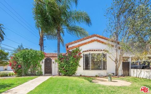Photo of 1663 S Genesee Avenue, Los Angeles, CA 90019 (MLS # 26660885)