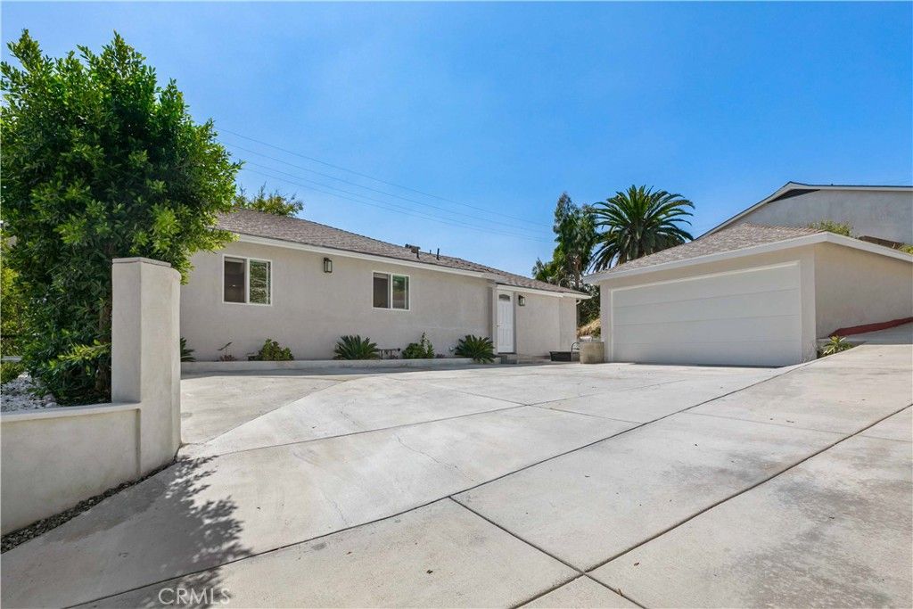 Photo of 1594 Trenton Ave, Glendale, CA 91206 (MLS # GD25254516)