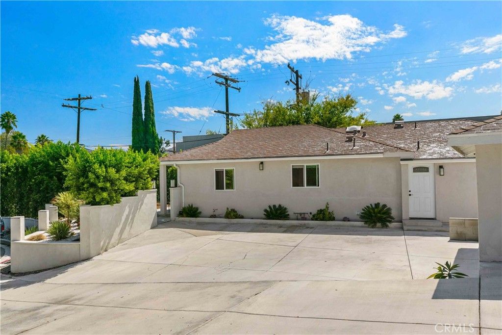 Photo of 1594 Trenton Ave, Glendale, CA 91206 (MLS # GD25254516)