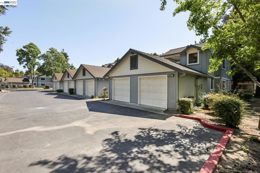 Photo of 34671 Agree Ter, Fremont, CA 94555 (MLS # 41128307)
