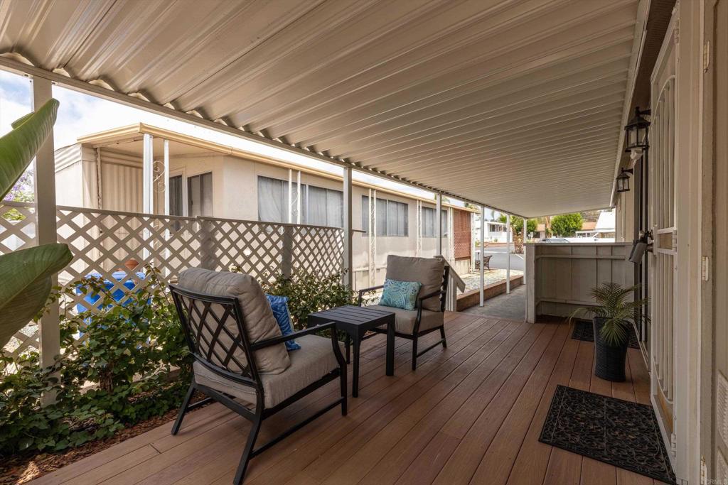 1515 Capalina Road 15