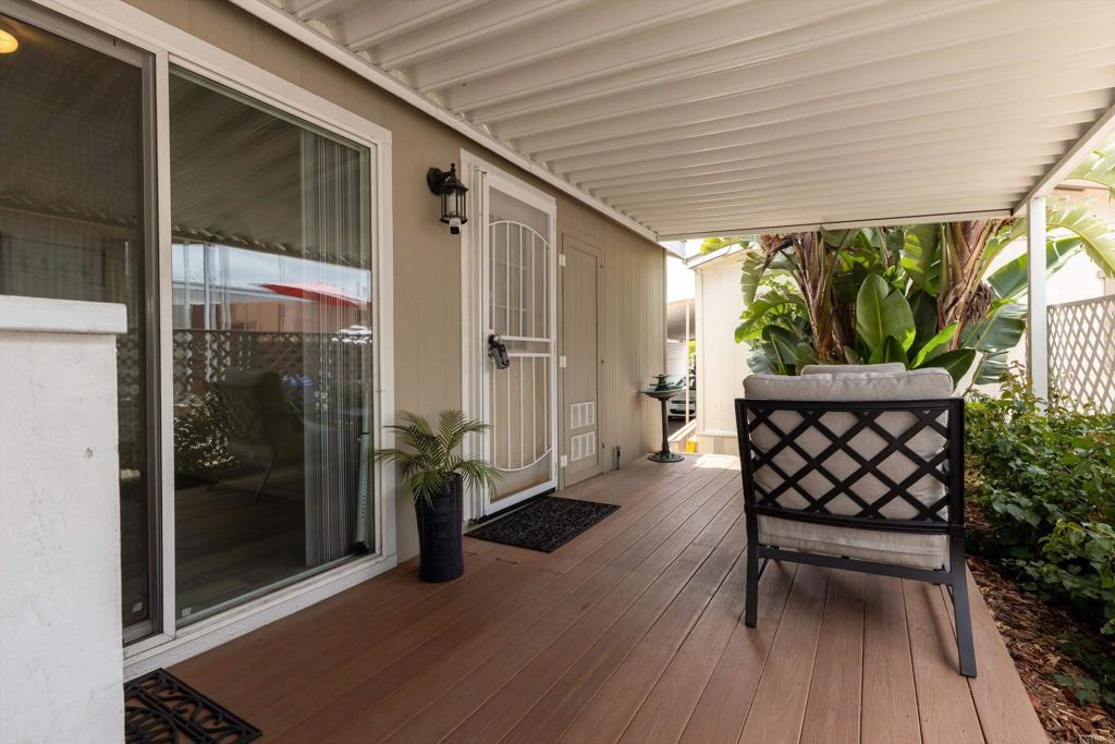 1515 Capalina Road 15