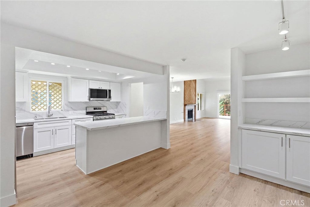 413 Avenue G 4
