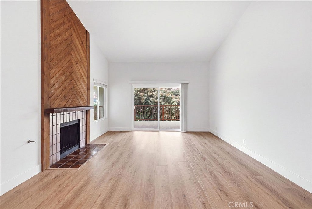 413 Avenue G 4