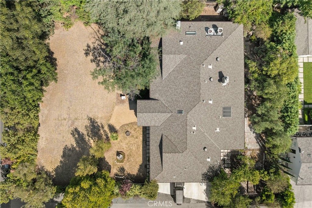 Photo of 5150 Gloria Avenue, Encino, CA 91436 (MLS # SR25234608)