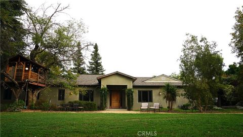 Photo of 5150 Gloria Avenue, Encino, CA 91436 (MLS # SR25234608)