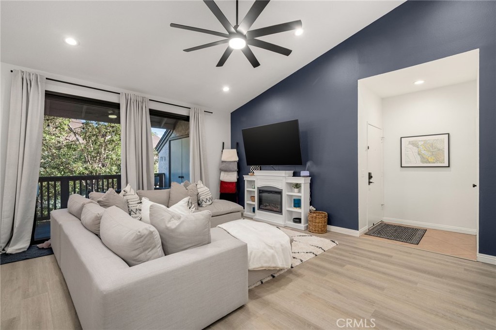 10571 Lakeside Drive S D