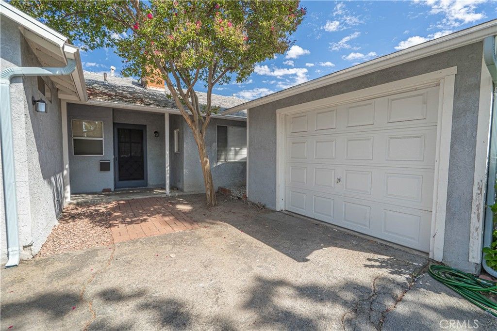Photo of 17415 Stagg Street, Northridge, CA 91325 (MLS # SR25224418)