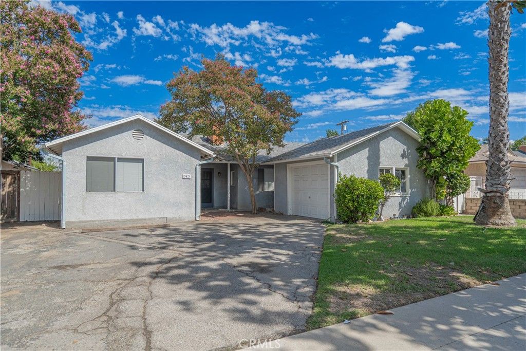 Photo of 17415 Stagg Street, Northridge, CA 91325 (MLS # SR25224418)