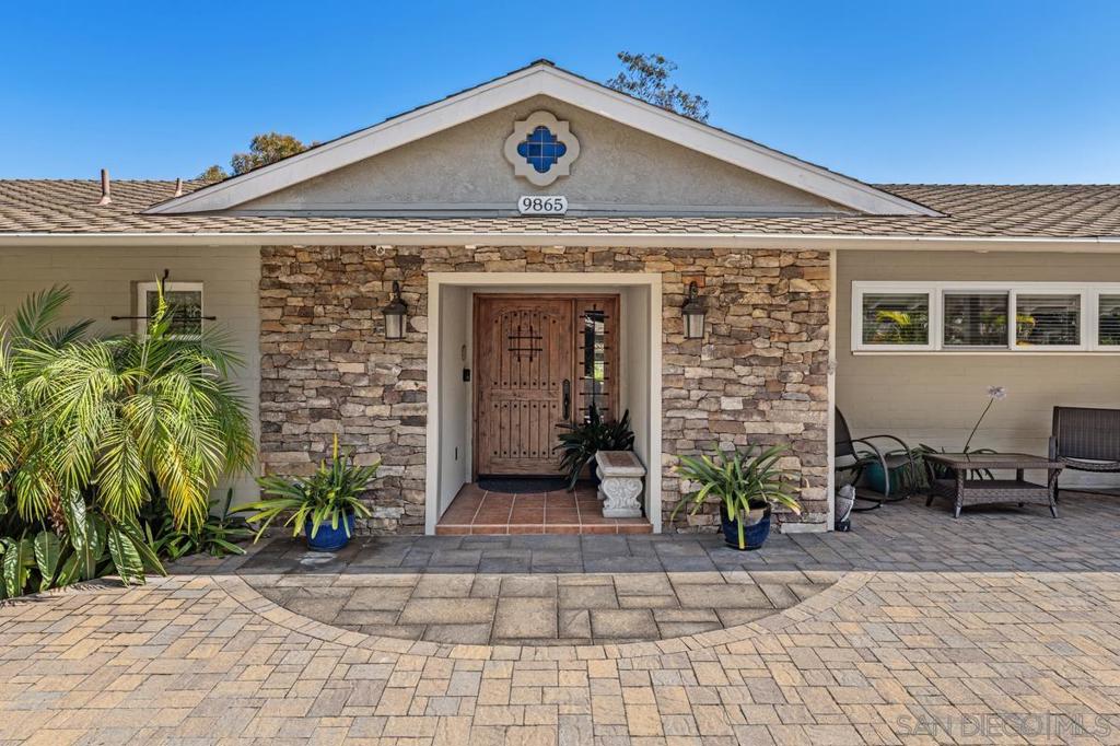 9865 Edgelake Drive